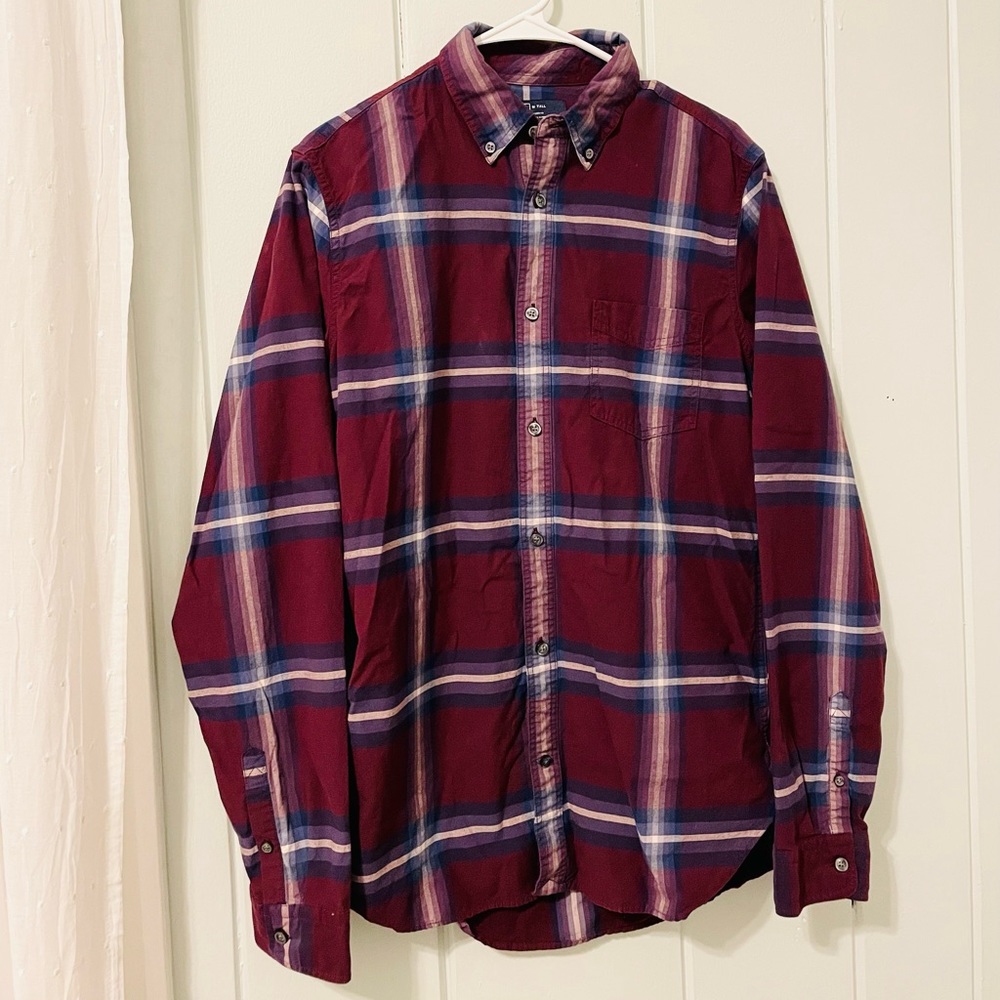 EUC Gap Burgundy Plaid Lived-In Button Down / Medium Tall